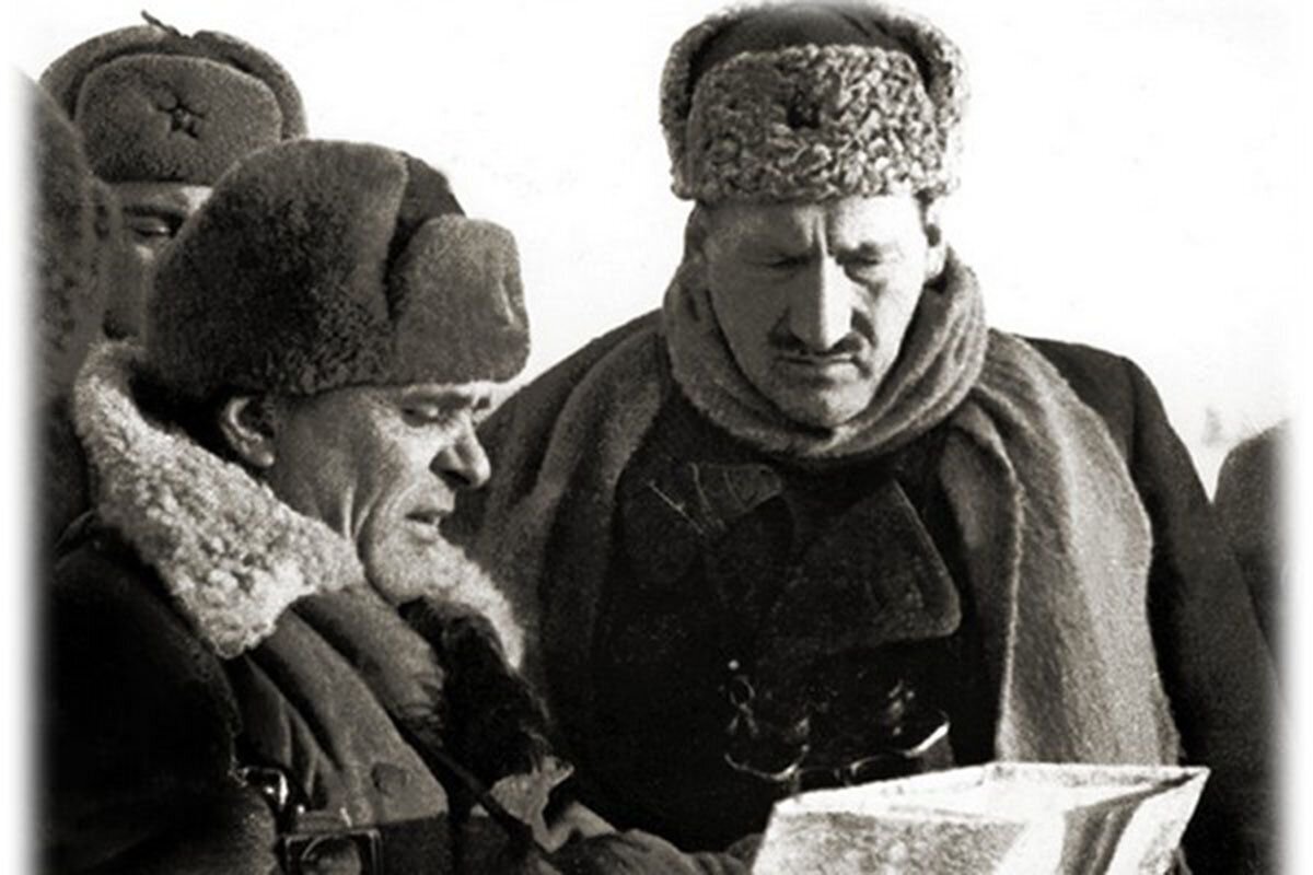 Генерал Ефремов ставит задачу командованию 1-й гв мсд